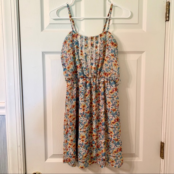 Poetry Dresses & Skirts - Vintage Floral Dress with lace front NWOT